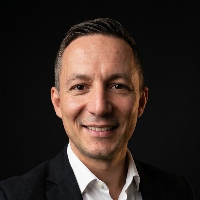 Porträt Michael-Robert Falk